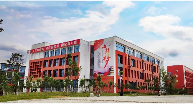 走進(jìn)信息工程系