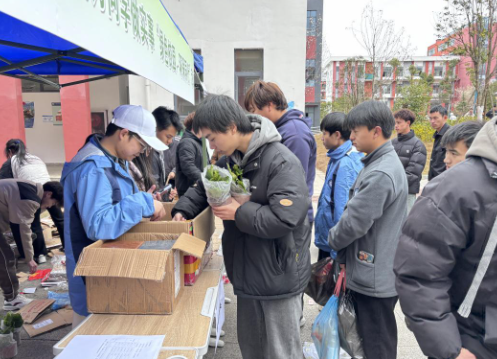 土木工程系學雷鋒活動月主題教育實踐活動簡報