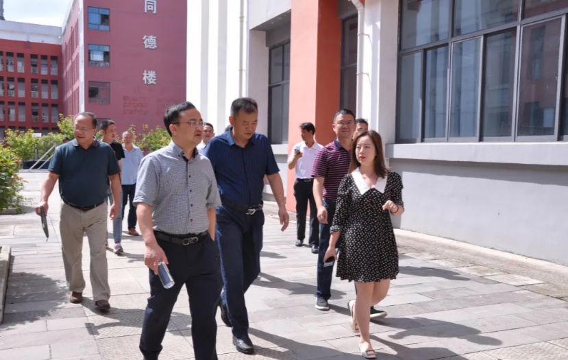 李涌、邱國援帶隊(duì)檢查技能大賽承辦項(xiàng)目準(zhǔn)備情況