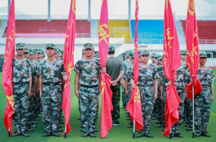 當(dāng)迷彩邂逅青春，記錄工職院軍訓(xùn)生活