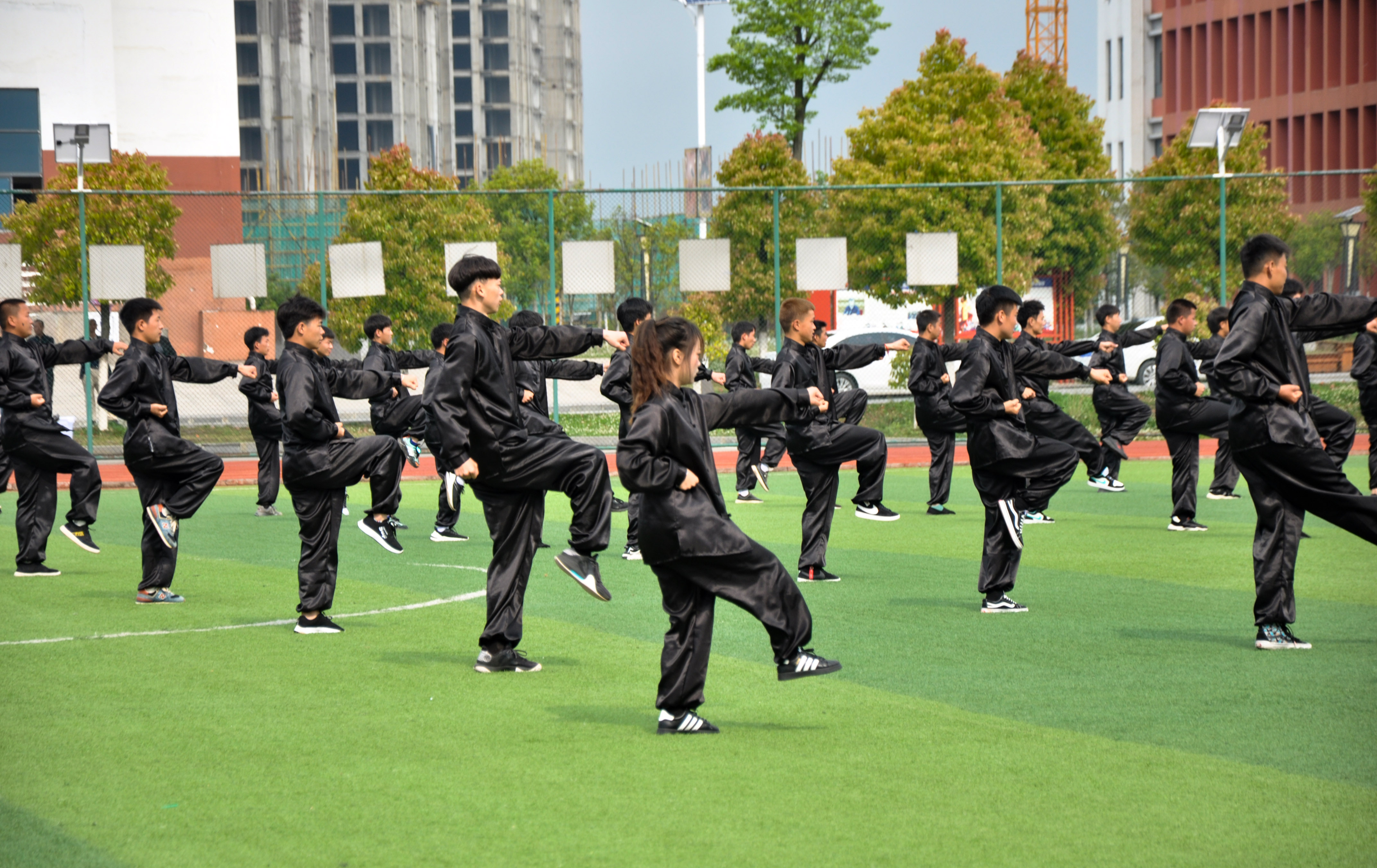 第二屆校園文化藝術(shù)節(jié)、第三屆田徑運(yùn)動(dòng)會(huì)開(kāi)幕式