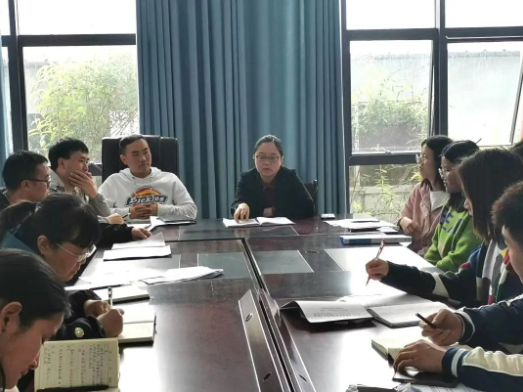 畢節(jié)工業(yè)職業(yè)技術(shù)學(xué)院“三抓三促一評比”“四個查” 推進(jìn)學(xué)生管理工作規(guī)范化