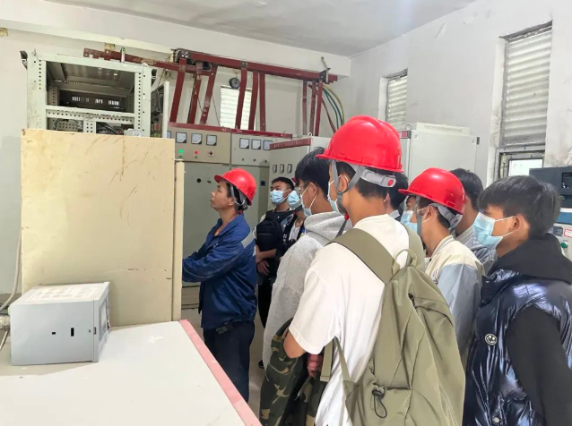 機(jī)電工程系成功舉辦“博·覽——企業(yè)見習(xí)”貴州晶陽實(shí)業(yè)集團(tuán)參觀活動