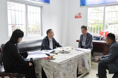 畢節(jié)工業(yè)職業(yè)技術(shù)學(xué)院黨委副書(shū)記付善華到鄉(xiāng)村振興聯(lián)系點(diǎn)調(diào)研