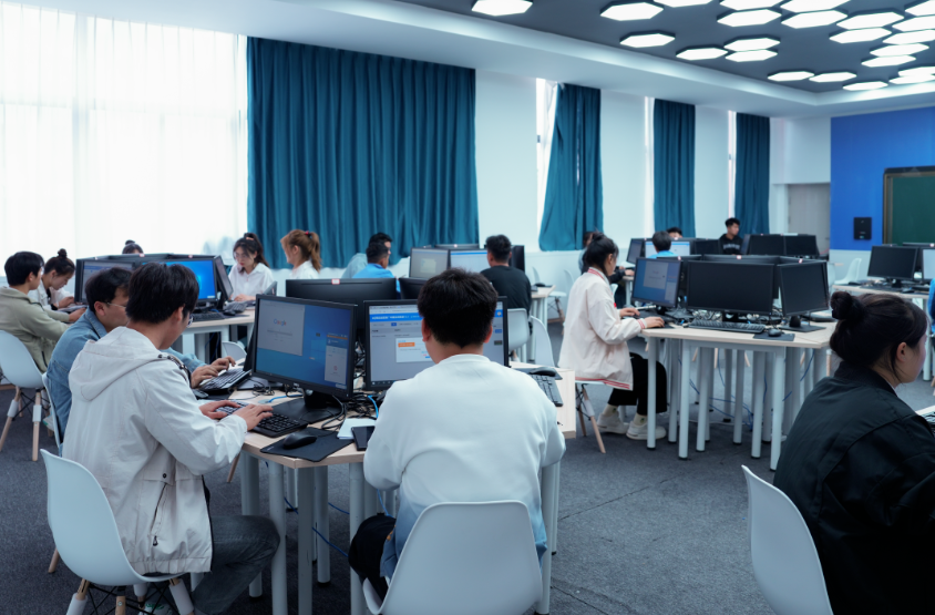 畢節(jié)工業(yè)職業(yè)技術(shù)學(xué)院第三屆學(xué)生技能大賽圓滿落幕！