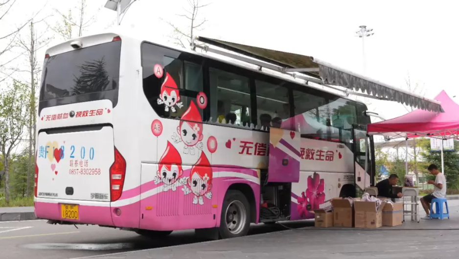 熱血擔(dān)當(dāng)，畢節(jié)工職院125名青年學(xué)子無(wú)償獻(xiàn)血30500毫升！