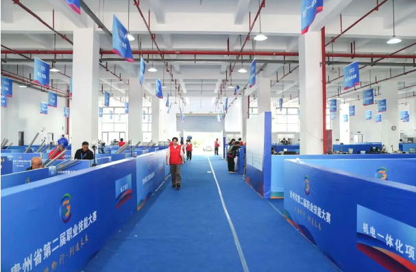 精彩紛呈！畢節(jié)工業(yè)職業(yè)技術(shù)學(xué)院賽區(qū)16項(xiàng)賽事正式開(kāi)賽，青春與技能在這里交織！